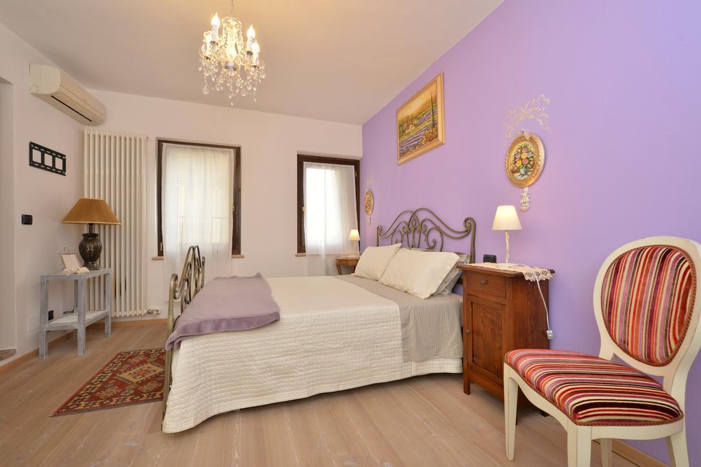 B&B Corte Giare SantʼAmbrogio di Valpolicella Pokoj fotografie
