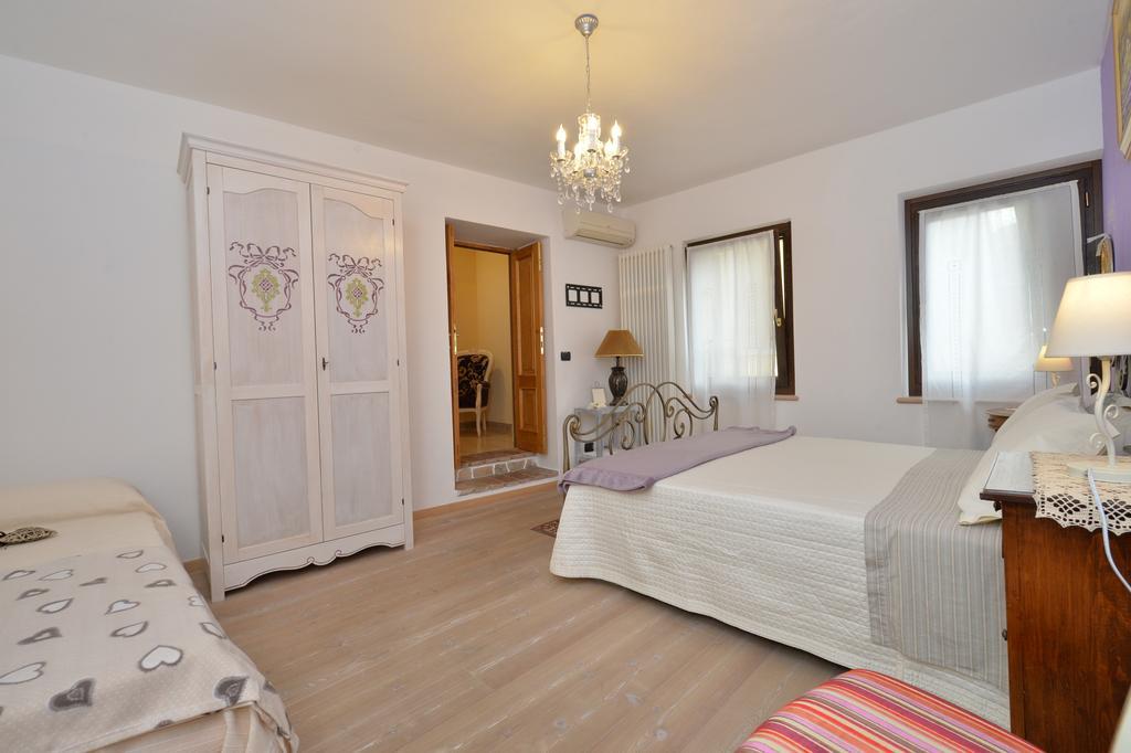 B&B Corte Giare SantʼAmbrogio di Valpolicella Pokoj fotografie